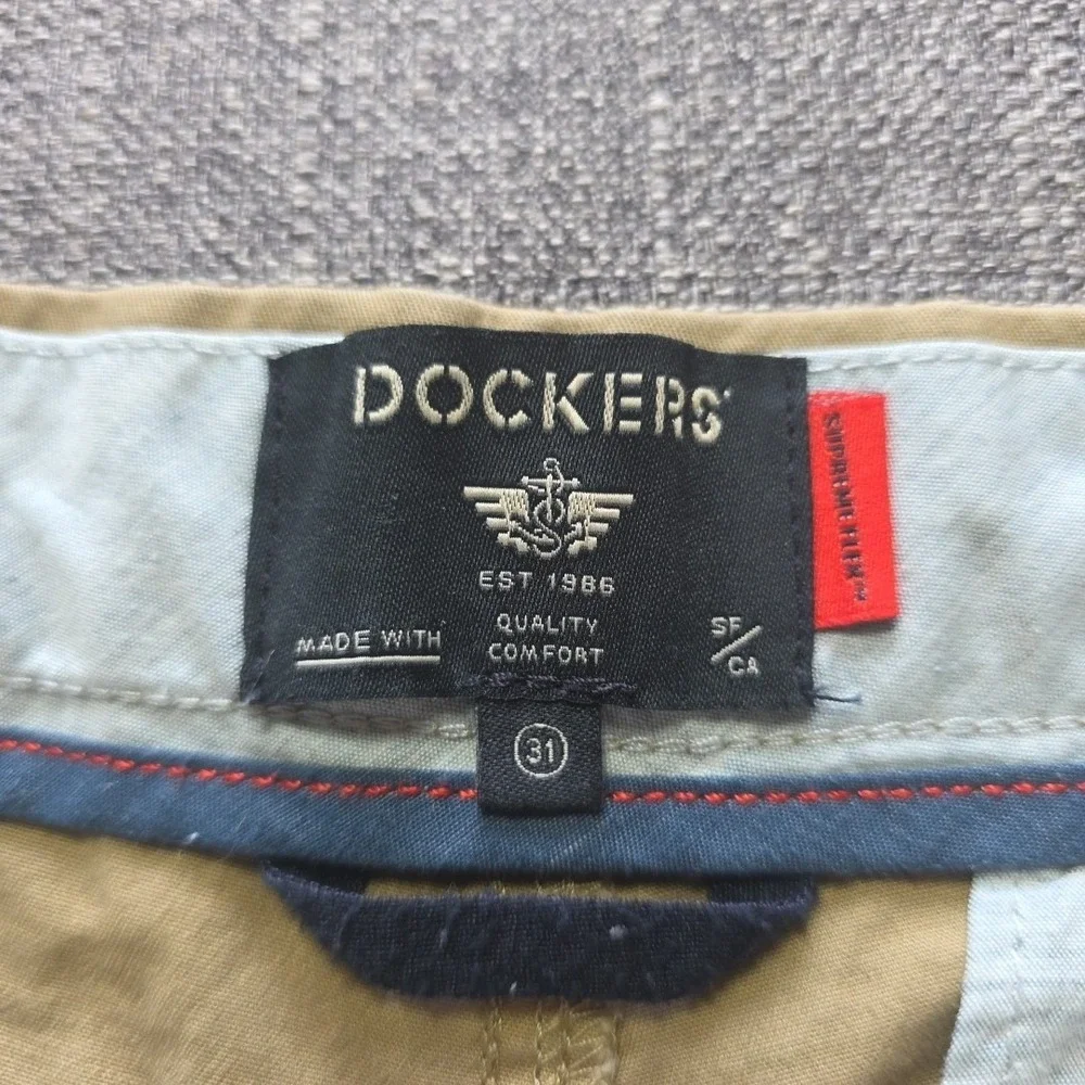 Dockers Shorts Men's Size 31 Khaki Supreme Flex